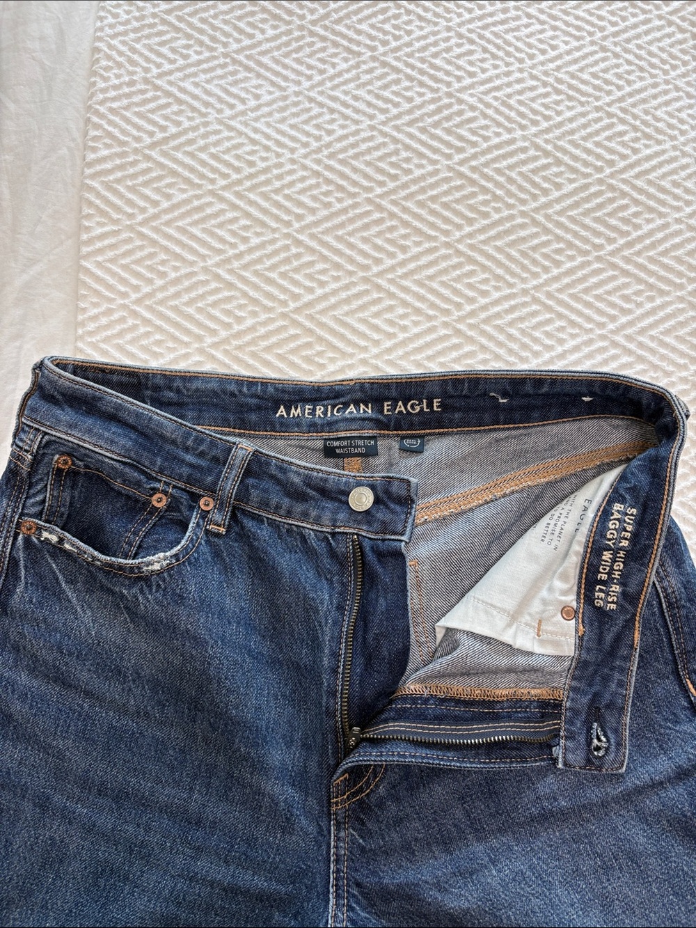 NWOT American Eagle Super High-Rise Baggy Wide Leg Jeans - Picture 3 of 11